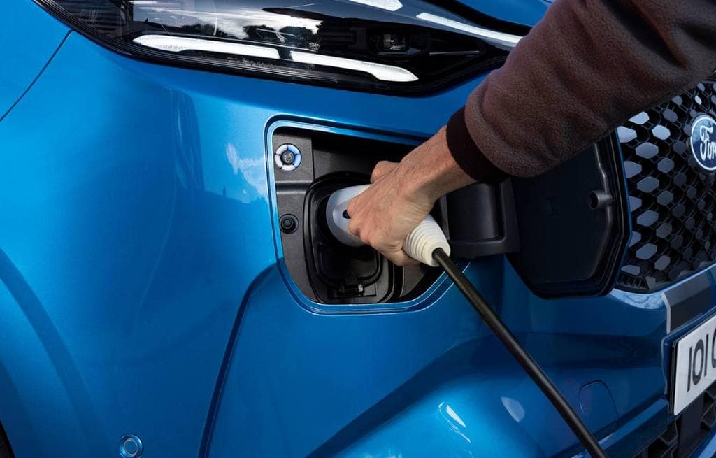 Ford E-Tourneo Custom opladen